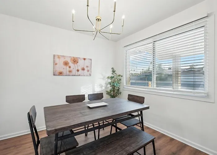 Fully Renovated With Pool Holiday home Tempe