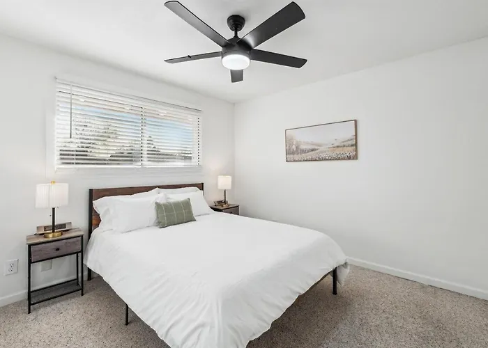 Fully Renovated With Pool Tempe